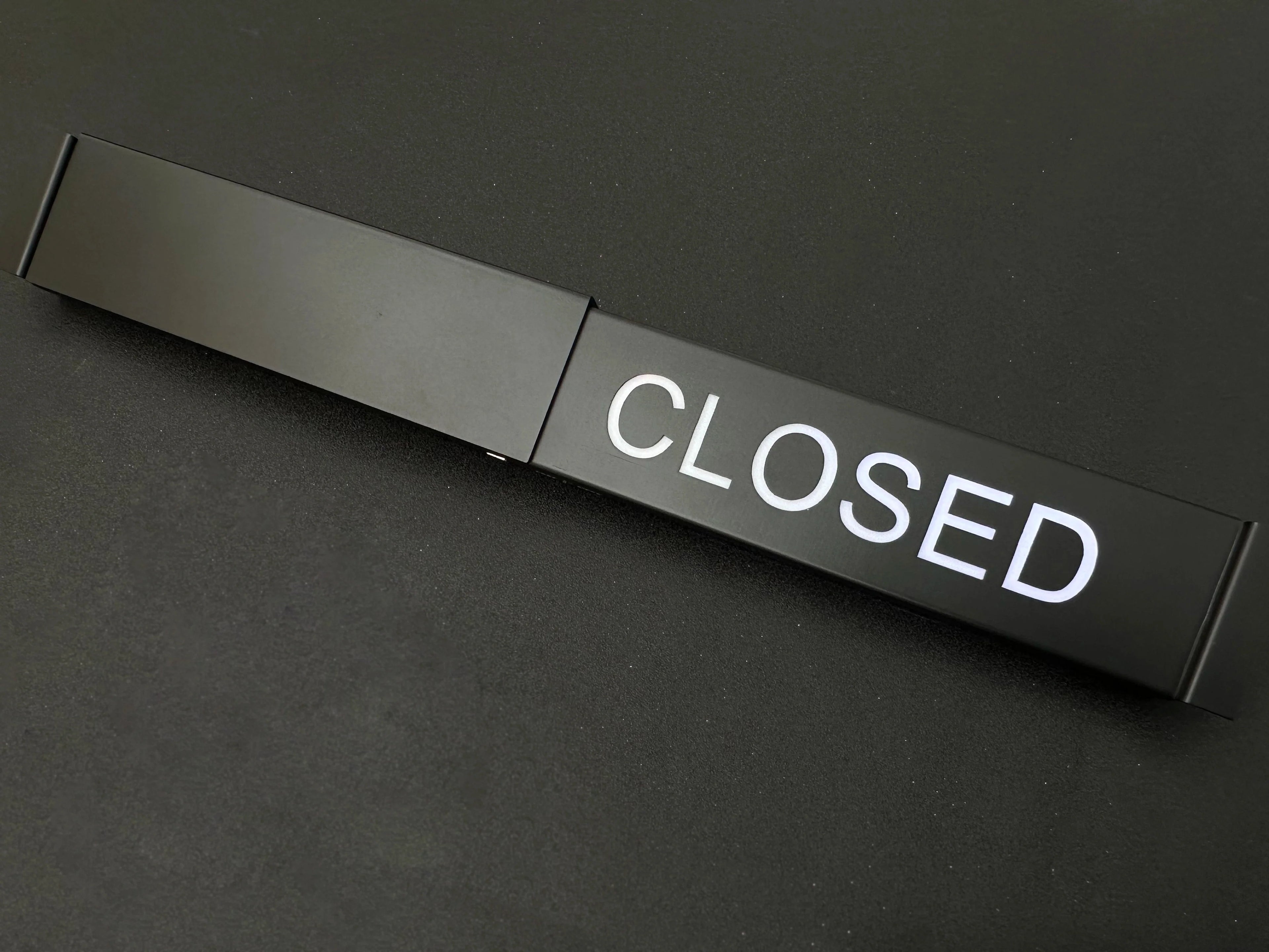LED Open Closed Sign – RGB Business Sign with App Control